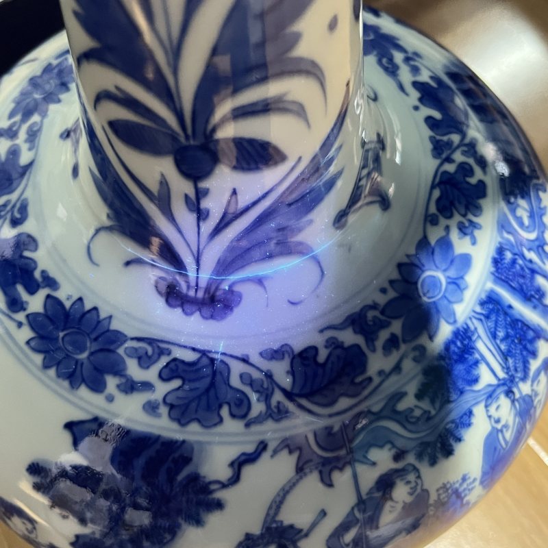 明崇祯青花人物蒜头瓶 - 图14
