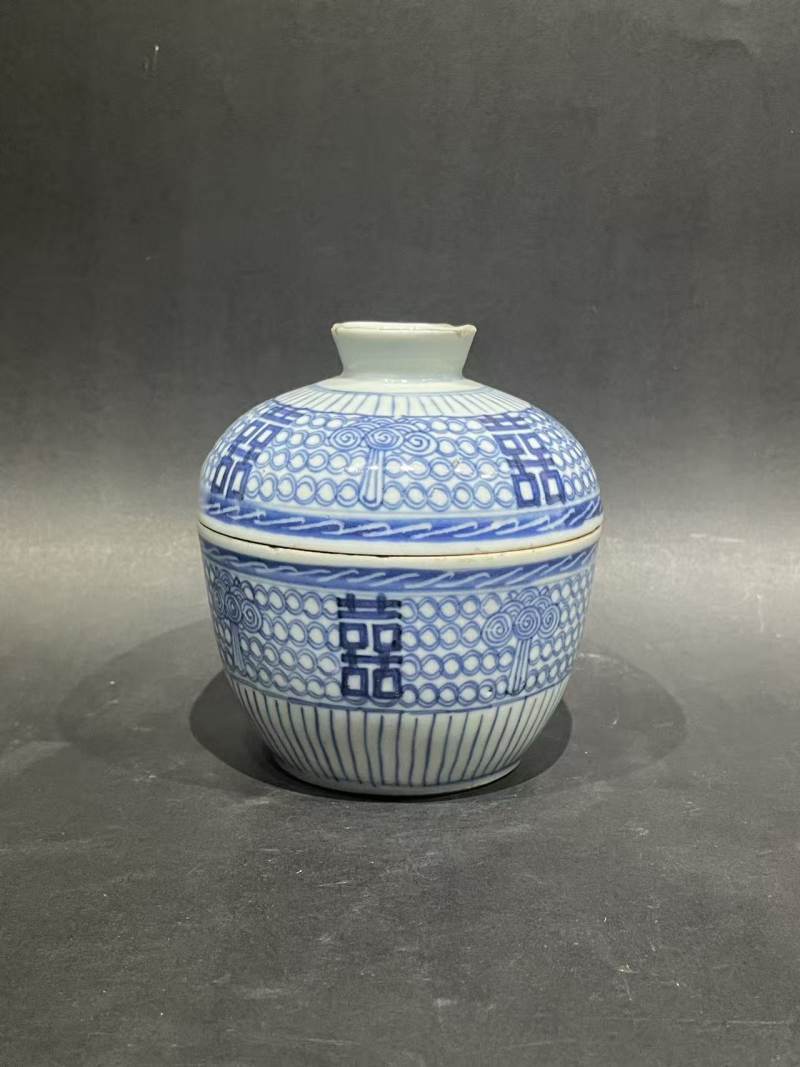 清中期青花喜字纹盖缸