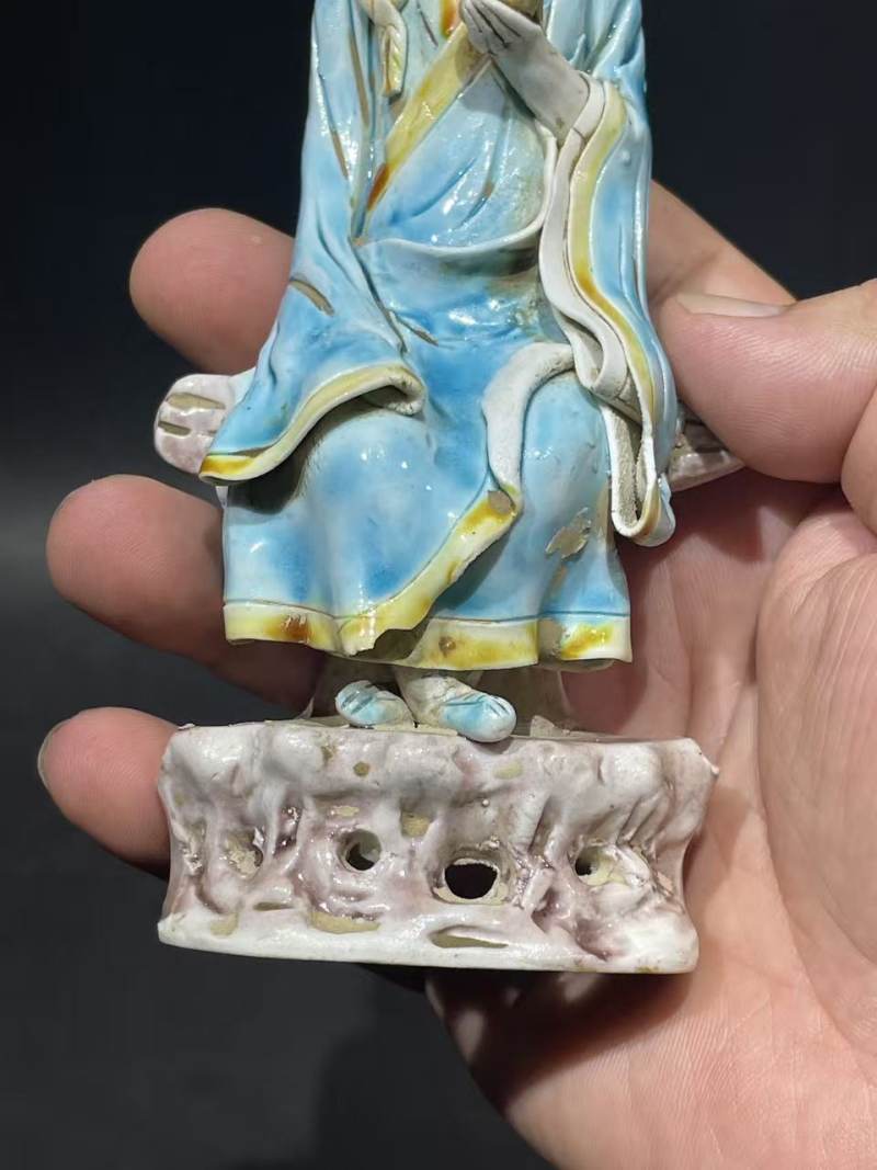 解放后素三彩罗汉瓷塑 - 图6