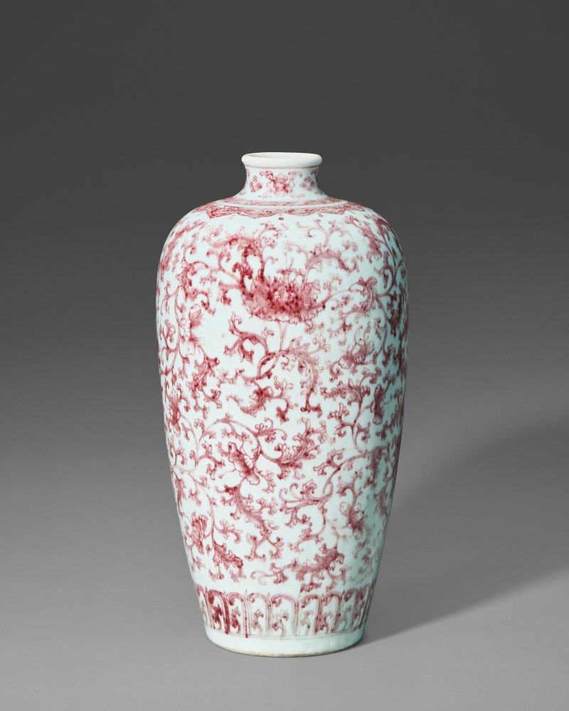 清十八世紀 釉裏紅纏枝蓮紋梅瓶  18TH CENTURY - 图3