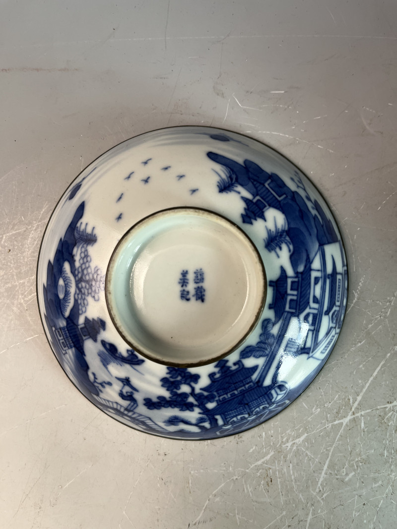 清中期 青花山水楼阁盖碗 - 图5