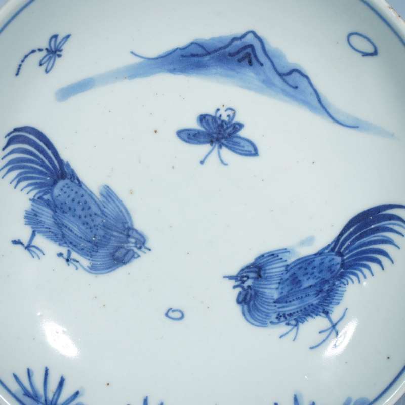 明天启青花斗鸡图盘 - 图2