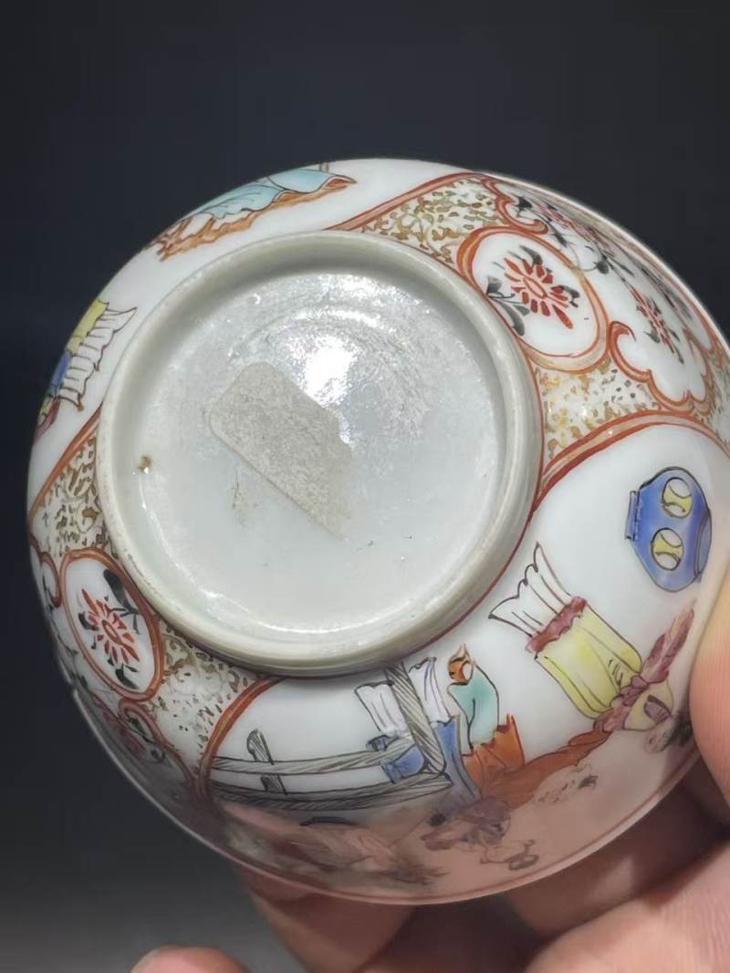 清乾隆广彩人物纹杯碟一套 - 图7