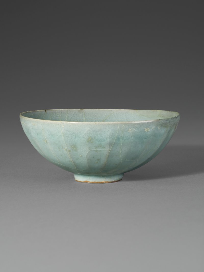 宋 龍泉仿官釉蓮瓣紋盌  SOUTHERN SONG DYNASTY (1127-1279) - 图1
