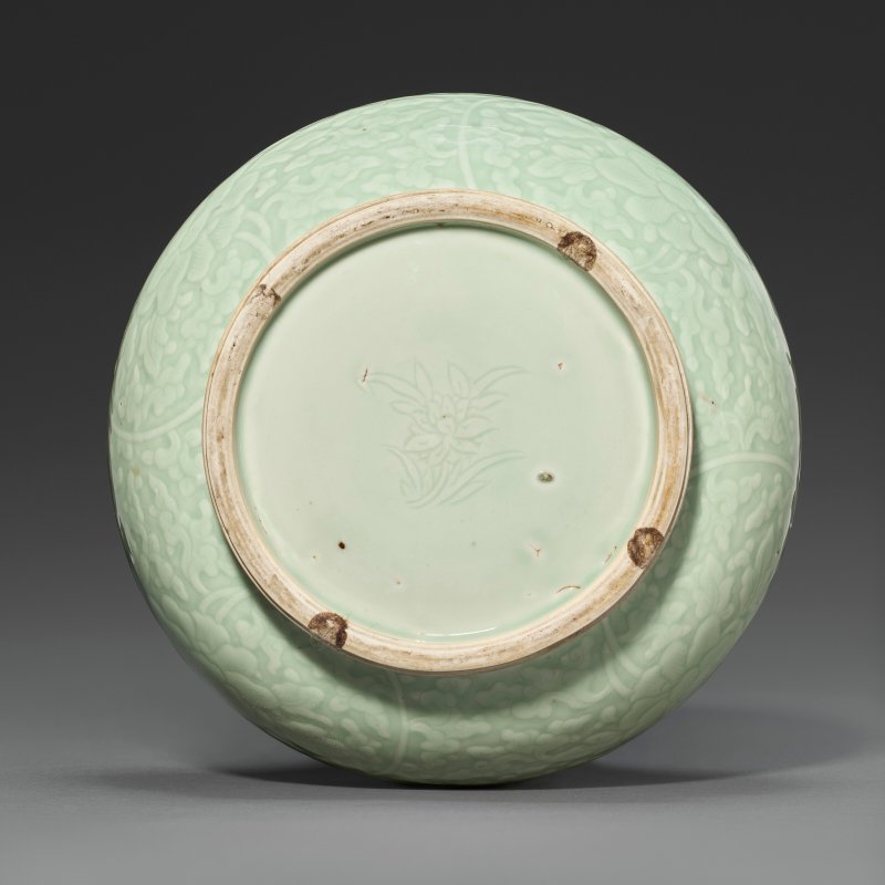 清康熙 冬青釉刻螭龍紋長頸瓶  KANGXI PERIOD (1662-1722) - 图3