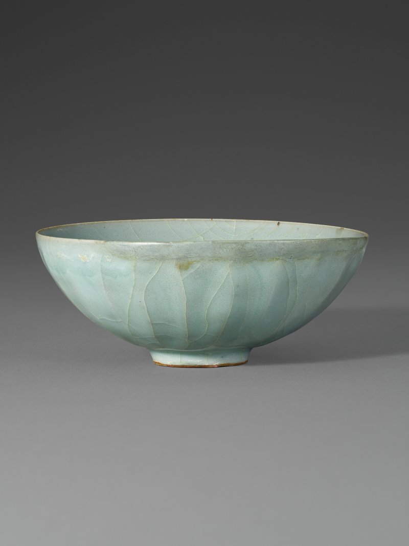 宋 龍泉仿官釉蓮瓣紋盌  SOUTHERN SONG DYNASTY (1127-1279) - 图2