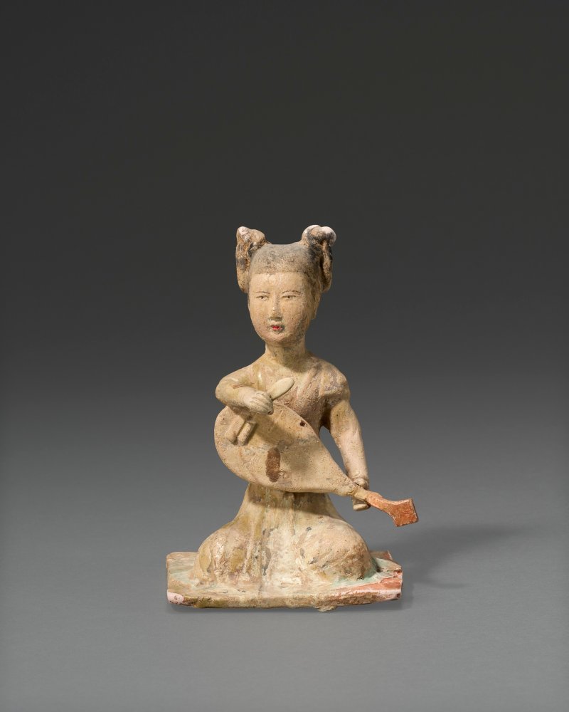 唐 灰釉加彩樂舞俑一組八件  TANG DYNASTY (AD 618-907) - 图4