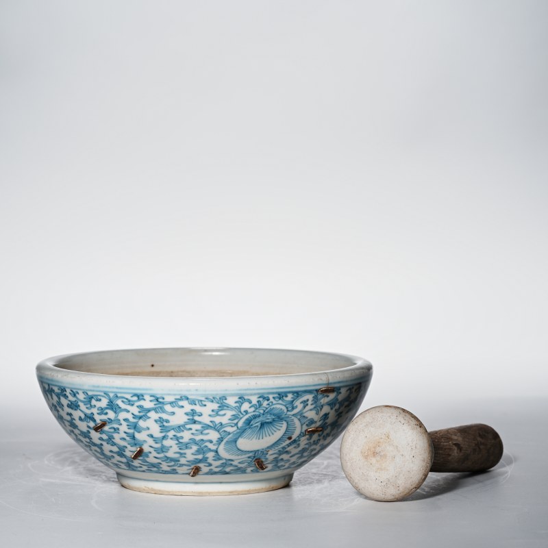 清中期 青花缠枝花卉纹药钵，药杵一组 - 图3