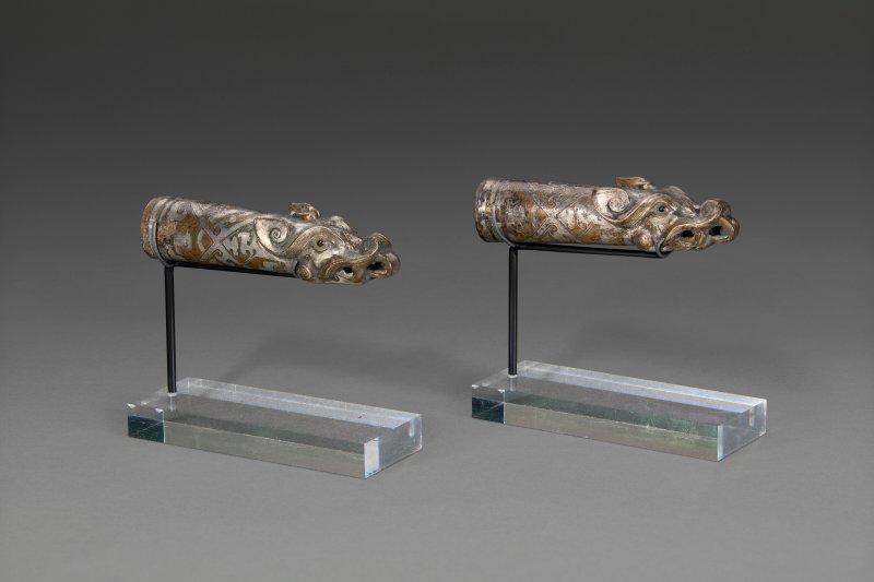 戰國 公元前四世紀 銅錯金銀獸首飾兩件  WARRING STATES PERIOD, 4TH CENTURY BC