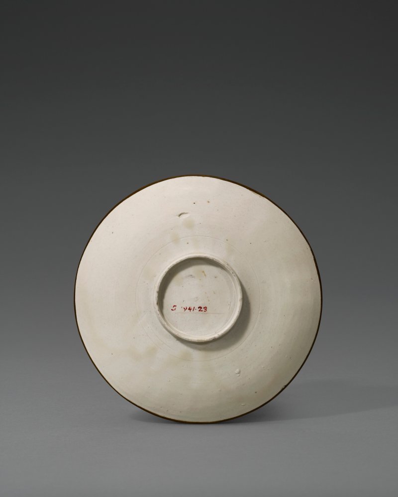 北宋/金 定窯白釉印雙魚紋小盤  NORTHERN SONG-JIN DYNASTY (AD 960-1234) - 图2