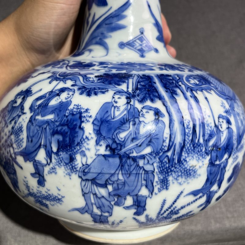 明崇祯青花人物蒜头瓶 - 图5