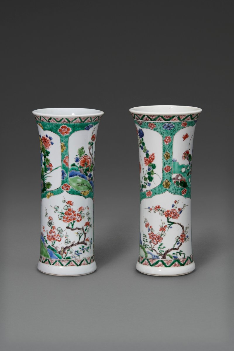 清康熙 五彩花卉紋花觚一對  KANGXI PERIOD (1662-1722) - 图2