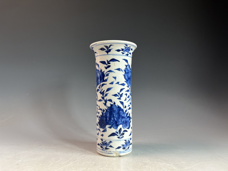 清晚 青花细路花鸟纹桶瓶