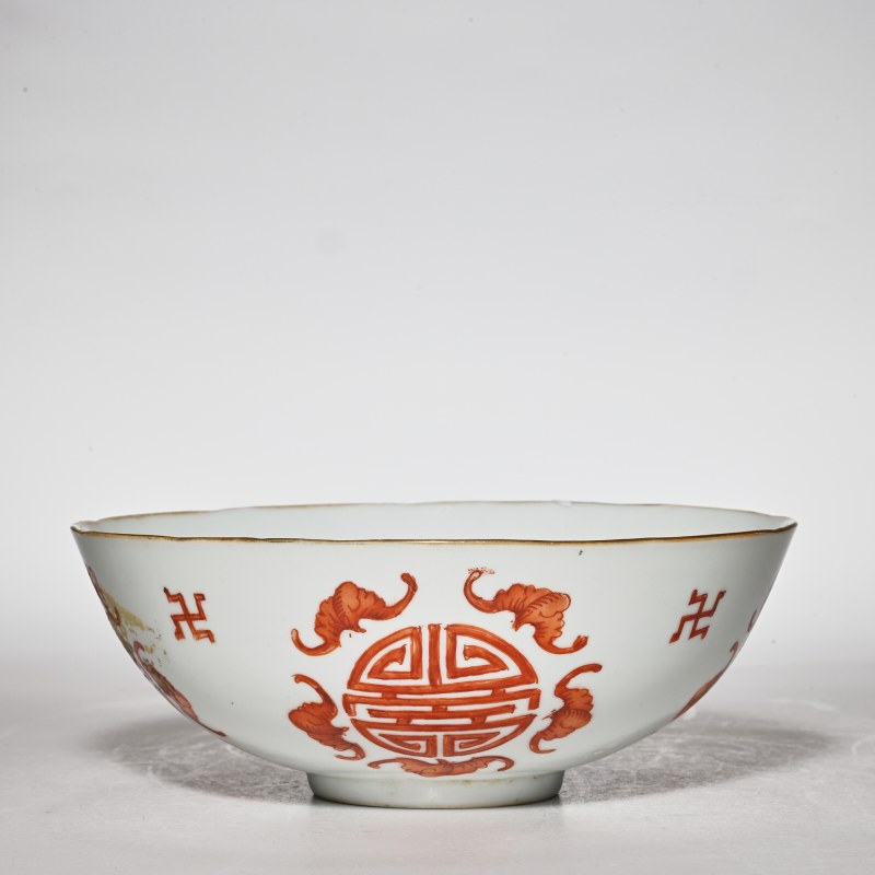 清同治 矾红描金五福捧寿纹碗 - 图2