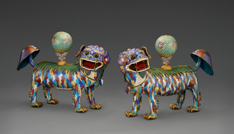十七/十八世紀 掐絲及鏨胎琺瑯瑞獅一對  17TH-18TH CENTURY - 图1