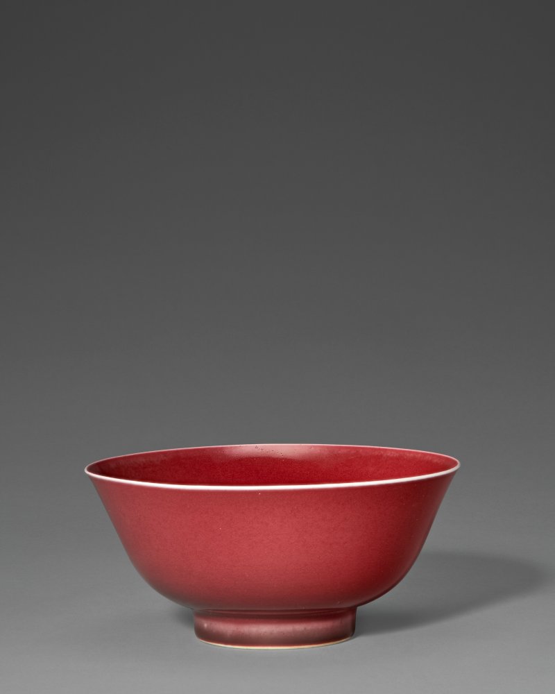 清雍正 紅釉盌 雙圈六字楷書款  YONGZHENG SIX-CHARACTER MARK IN UNDERGLAZE BLUE WITHIN A DOUBLE CIRCLE AND OF THE PERIOD (1723-1735) - 图2