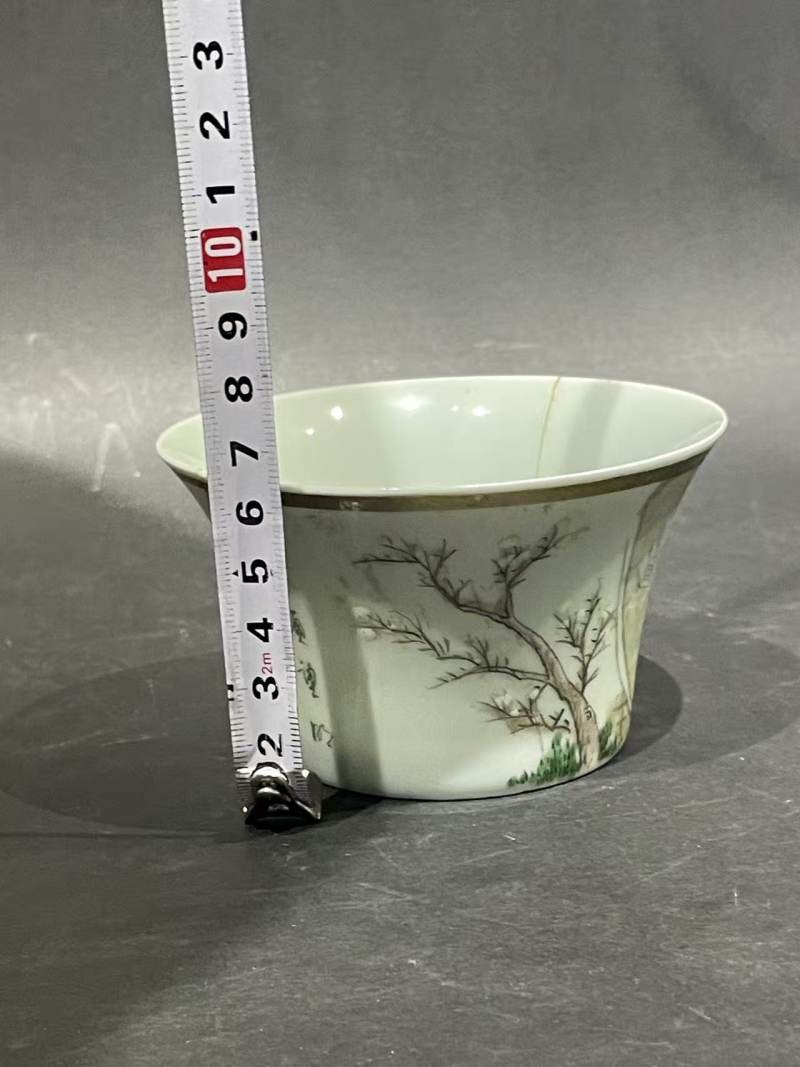 民国粉彩人物纹马蹄杯 - 图12