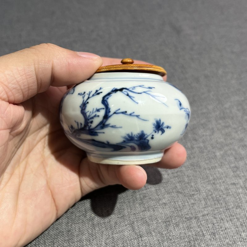 明崇祯青花人物盖罐 - 图7