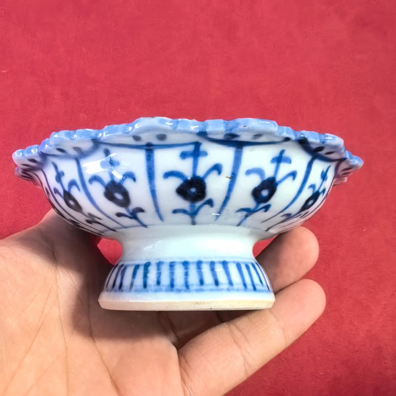 清晚期 青花花卉纹花口供盘一对 - 图8