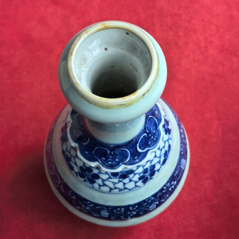清中期 豆青釉青花花卉纹蒜头瓶 - 图6