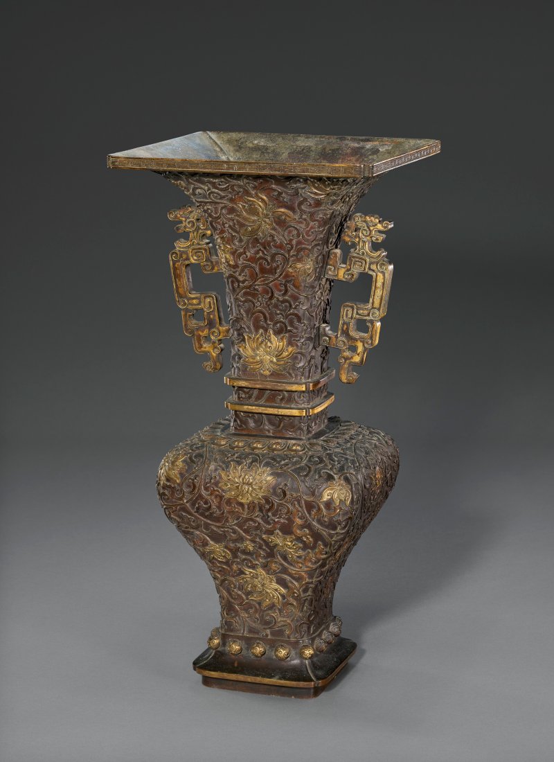 十七/十八世紀 局部鎏金銅卷蓮紋大瓶  17TH-18TH CENTURY - 图1