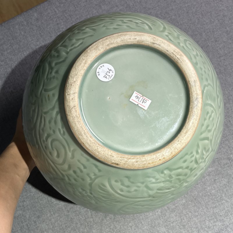 清豆青釉暗刻卷缸 - 图10
