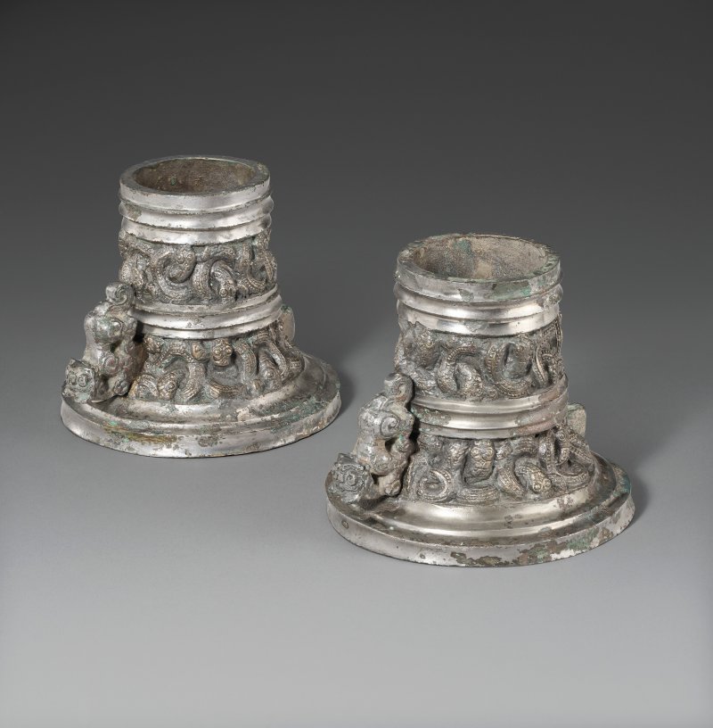 戰國 公元前五至四世紀 鎏金銅彩繪軎轄一對  WARRING STATES PERIOD, 5TH-4TH CENTURY BC