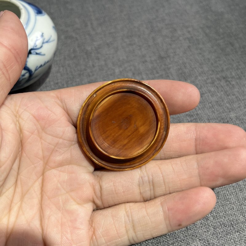 明崇祯青花人物盖罐 - 图9