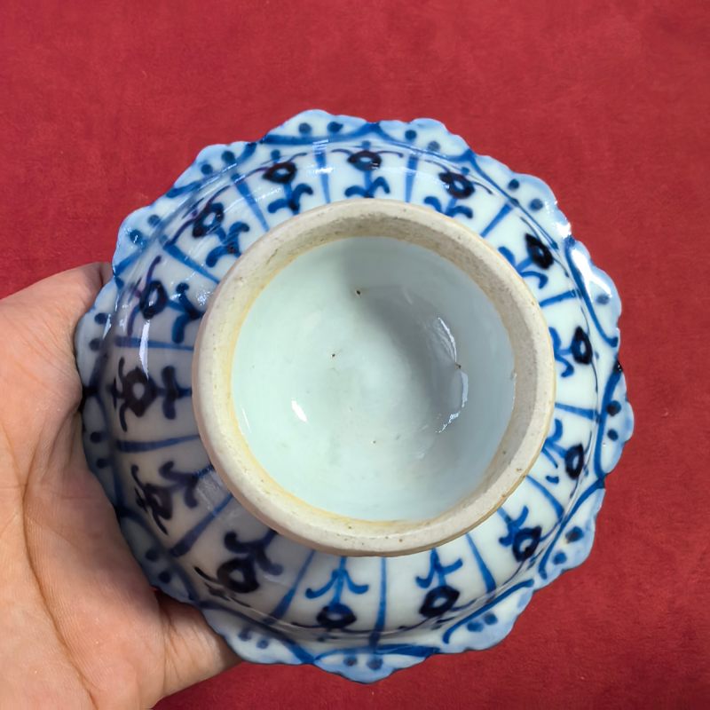 清晚期 青花花卉纹花口供盘一对 - 图10