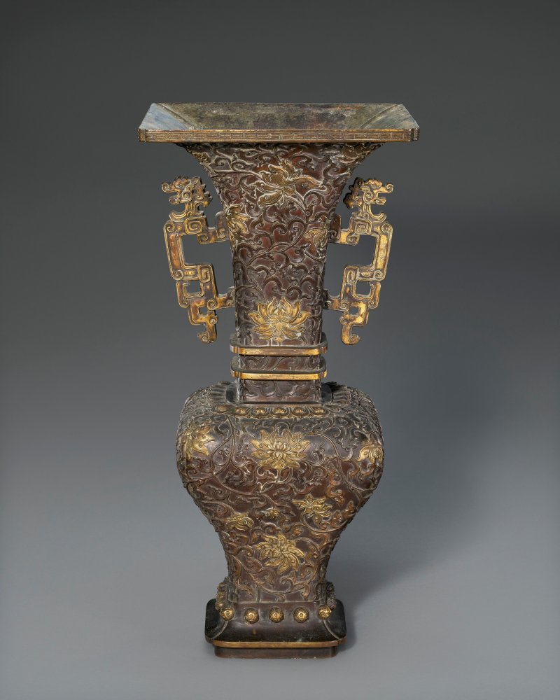 十七/十八世紀 局部鎏金銅卷蓮紋大瓶  17TH-18TH CENTURY - 图2