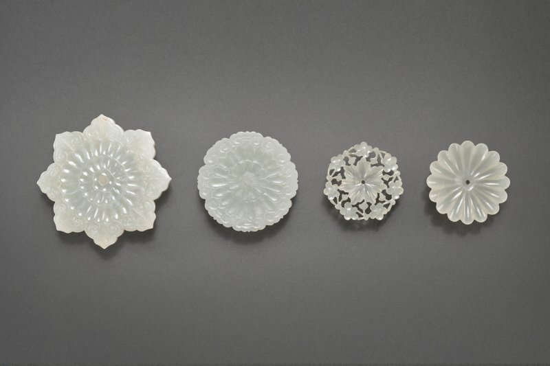 明/清 白玉雕花飾四件  MING-QING DYNASTY (1368-1911) - 图1