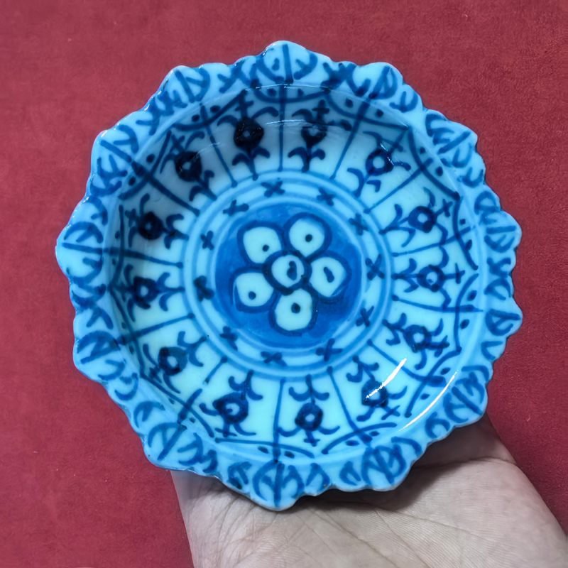 清晚期 青花花卉纹花口供盘一对 - 图11