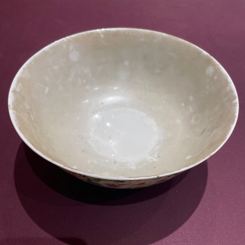清光绪 墨地粉彩花卉纹碗 - 图7