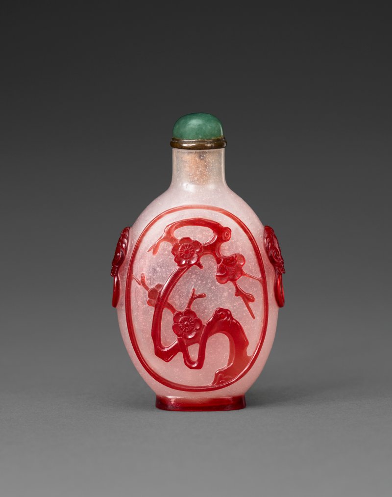 1730-1780年 雪霏地套紅料梅花紋鼻煙壺  1730-1780 - 图1