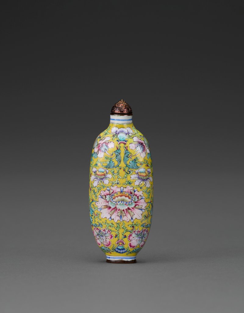 1715-1740年 或為御製 廣琺瑯銅胎牡丹紋鼻煙壺  PROBABLY IMPERIAL, GUANGZHOU, 1715-1740 - 图2