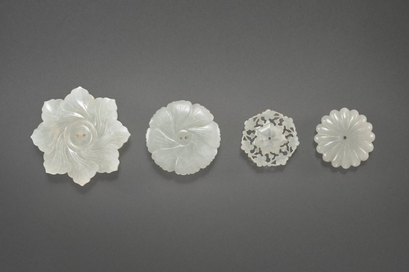 明/清 白玉雕花飾四件  MING-QING DYNASTY (1368-1911) - 图2