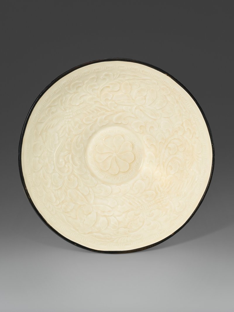 金 定窯內白外紫金釉印鳳穿牡丹紋盌  JIN DYNASTY (1115-1234)