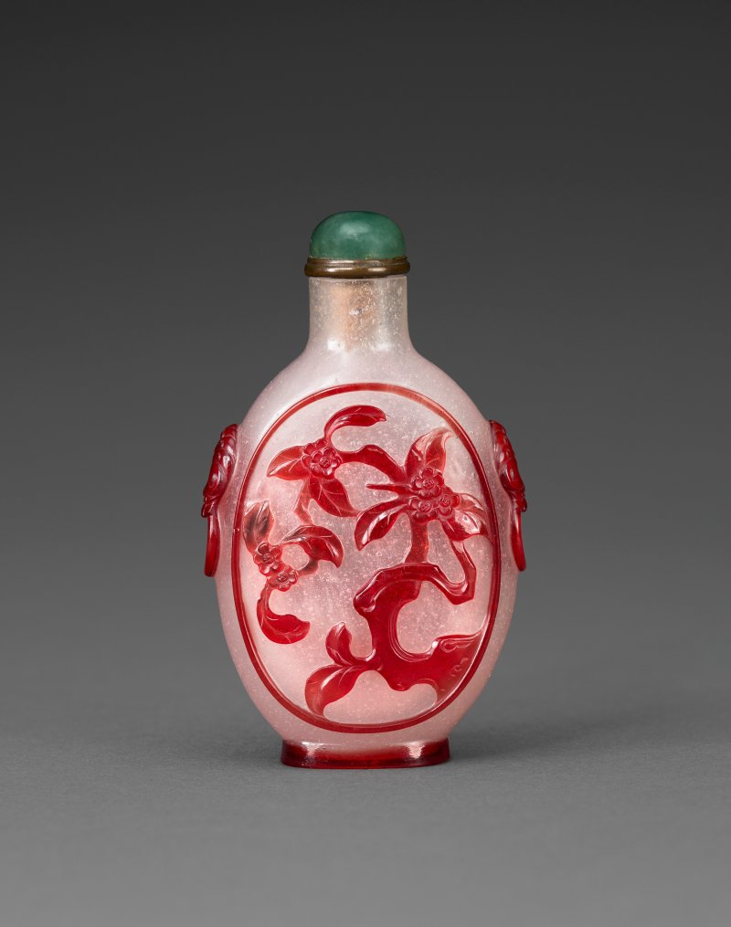 1730-1780年 雪霏地套紅料梅花紋鼻煙壺  1730-1780 - 图2