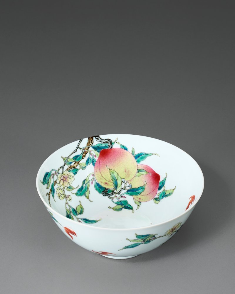 清雍正 粉彩過枝福壽雙全盌 雙圈六字楷書款  YONGZHENG SIX-CHARACTER MARK IN UNDERGLAZE BLUE WITHIN A DOUBLE CIRCLE AND OF THE PERIOD (1723-1735) - 图4