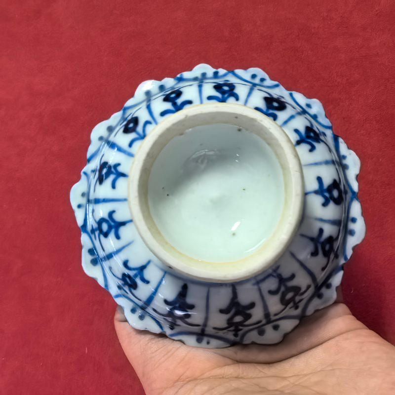 清晚期 青花花卉纹花口供盘一对 - 图14