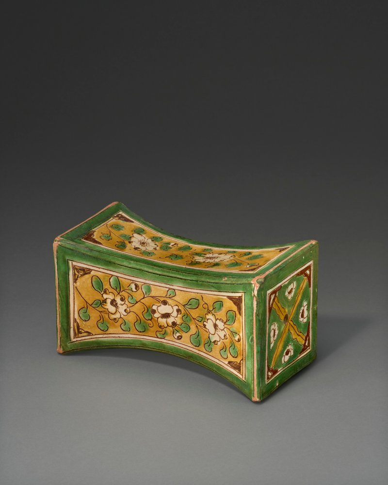遼/宋 三彩花卉紋銀錠形枕  LIAO-SONG DYNASTY (AD 907-1279) - 图3
