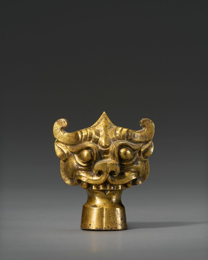 東漢/六朝 鎏金銅獸面承足  EASTERN HAN-SIX DYNASTIES PERIOD (AD 25-589)