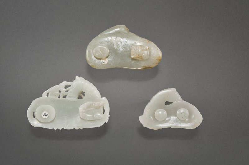 十七/十八世紀 白玉獸形帶扣三件  17TH-18TH CENTURY - 图2