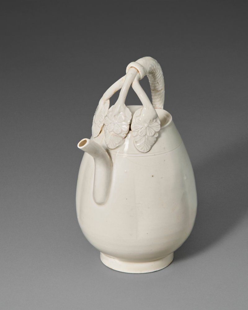 宋 白釉瓜棱式執壺  SONG DYNASTY (AD 960-1279) - 图1
