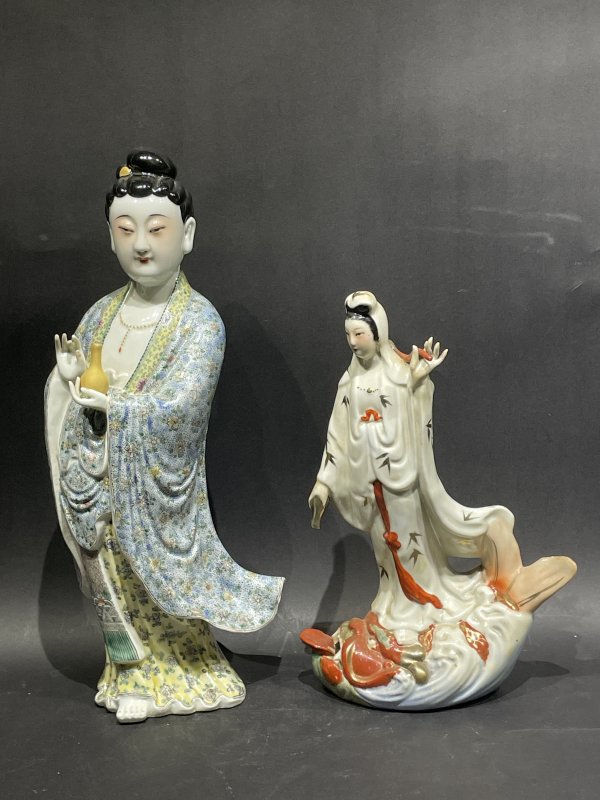 解放后 粉彩观音立像两件一组