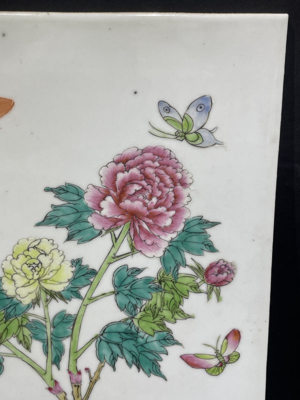 解放后 粉彩诗文花蝶纹瓷板 - 图2