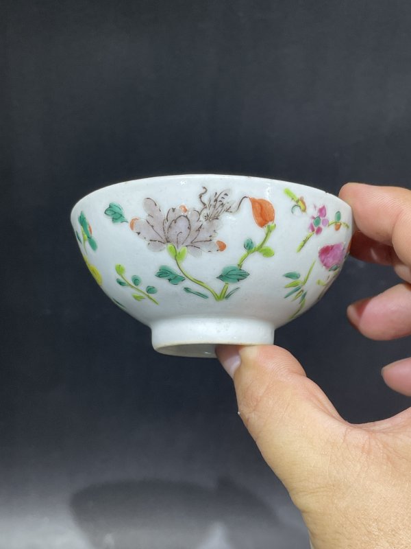 清道光 粉彩花蝶纹小盏 - 图4