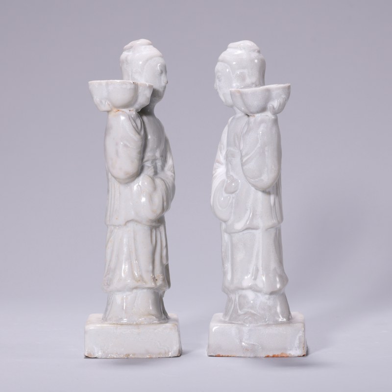 明代 青白釉仕女塑像一对 - 图3