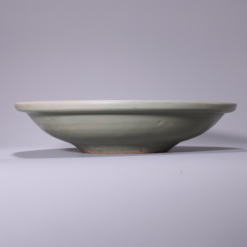 明代 龙泉窑青釉菊瓣纹盘 - 图2