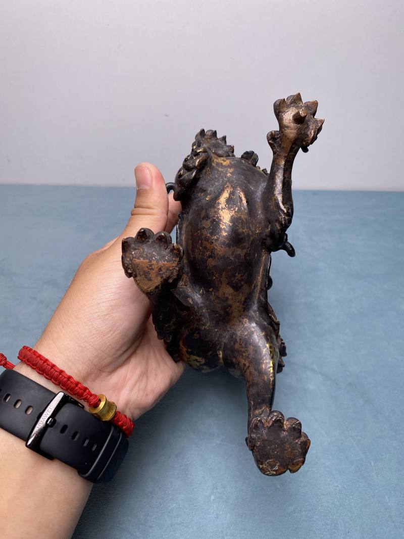 清 铜鎏金狮子戏球摆件 - 图14